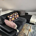 Modern House Auf 2 Etagen, Garten, Barbecue, Contactless Check-in, Free Parking