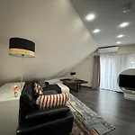 Apartment Modern House Auf 2 Etagen, Garten, Barbecue, Contactless Check-in, Free Parking
