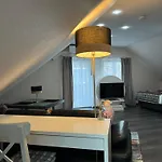 Apartment Modern House Auf 2 Etagen, Garten, Barbecue, Contactless Check-in, Free Parking *