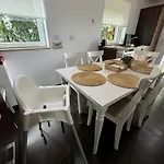 Modern House Auf 2 Etagen, Garten, Barbecue, Contactless Check-in, Free Parking Apartment Gehrden (Lower-Saxony)