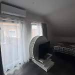 Modern House Auf 2 Etagen, Garten, Barbecue, Contactless Check-in, Free Parking *