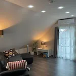 Modern House Auf 2 Etagen, Garten, Barbecue, Contactless Check-in, Free Parking