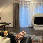 Modern House Auf 2 Etagen, Garten, Barbecue, Contactless Check-in, Free Parking *