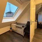 Modern House Auf 2 Etagen, Garten, Barbecue, Contactless Check-in, Free Parking Apartment Gehrden (Lower-Saxony)