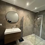 Modern House Auf 2 Etagen, Garten, Barbecue, Contactless Check-in, Free Parking *