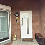 Modern House Auf 2 Etagen, Garten, Barbecue, Contactless Check-in, Free Parking *
