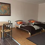 Modern House Auf 2 Etagen, Garten, Barbecue, Contactless Check-in, Free Parking *