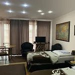 Modern House Auf 2 Etagen, Garten, Barbecue, Contactless Check-in, Free Parking *