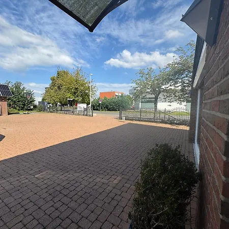 Modern House Auf 2 Etagen, Garten, Barbecue, Contactless Check-in, Free Parking * Gehrden (Lower-Saxony)