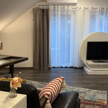 Modern House Auf 2 Etagen, Garten, Barbecue, Contactless Check-in, Free Parking *