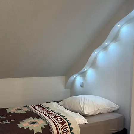 Apartmán Modern House Auf 2 Etagen, Garten, Barbecue, Contactless Check-in, Free Parking