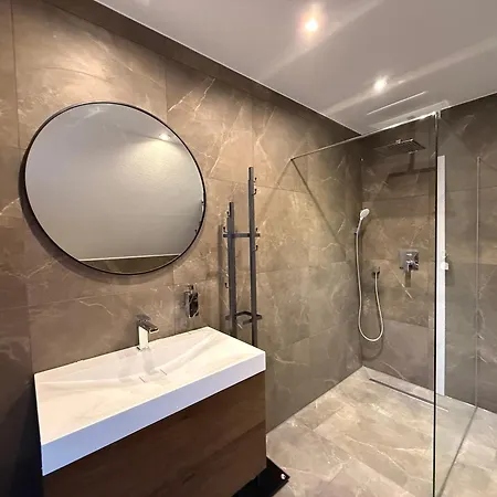 Apartment Modern House Auf 2 Etagen, Garten, Barbecue, Contactless Check-in, Free Parking