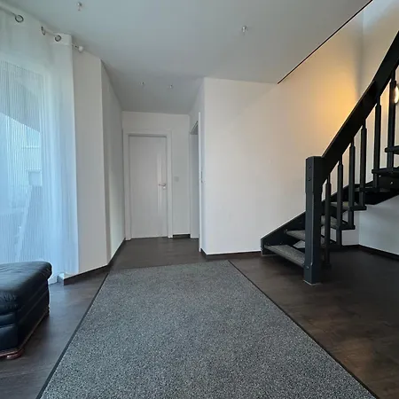 Modern House Auf 2 Etagen, Garten, Barbecue, Contactless Check-in, Free Parking