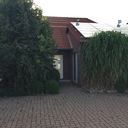 Modern House Auf 2 Etagen, Garten, Barbecue, Contactless Check-in, Free Parking Gehrden (Lower-Saxony)