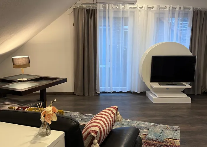 Modern House Auf 2 Etagen, Garten, Barbecue, Contactless Check-in, Free Parking *